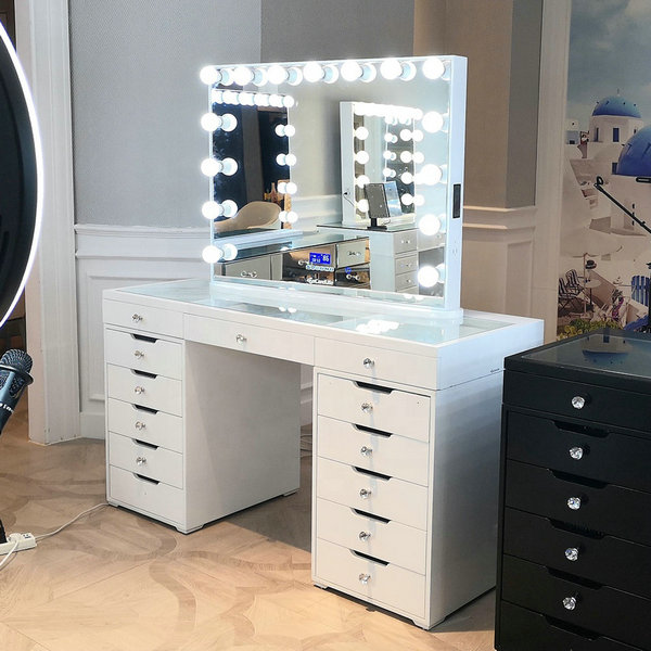 Smart Bathrooms LED Toilet Hotel Bedroom Vanity Bath TV Makeup Mirror Beauty Salon Hairdressing Mirror Station