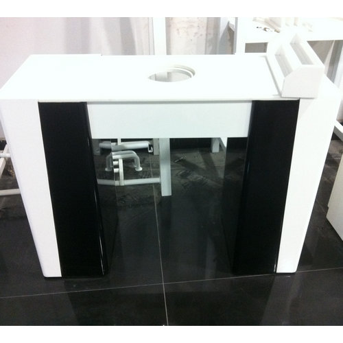 cheap white manicure table for nail shop / ikea and modern manicure station